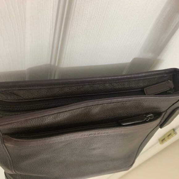 Coach Classic Camden Tech Leather File Messenger Crossbody bag - Picture 5 of 16